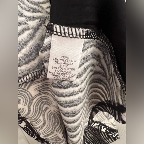 Size small black and white groovy swirl lines multi pattern dress - Picture 4 of 5